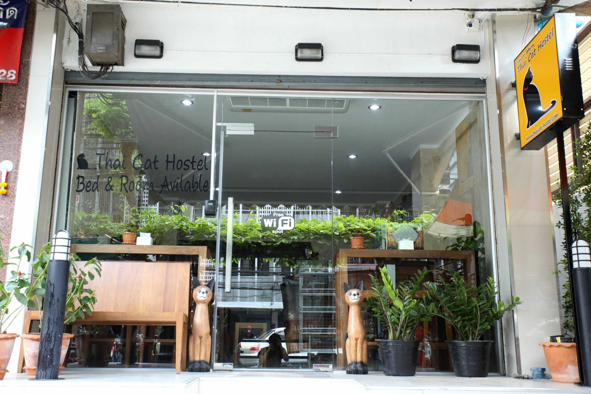 Thai Cat Hostel Bangkok Exterior foto